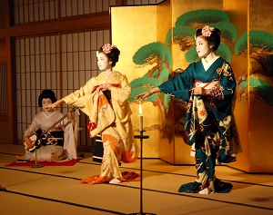 Dancing Geishas in a Japanese room