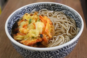 Standing-up-eating soba