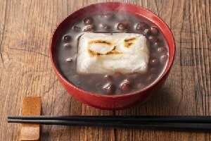 Sweets of red beans with mochi