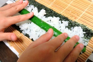 Making Maki-zushi