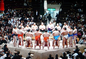 Ring-entering ceremony by Makuuchi wrestlers