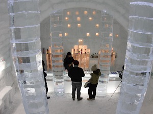 Bar of ice in Shikaribetsu-ko Kotan