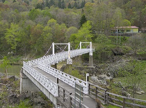 A bridge and former Kamui-kotan station