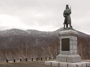 Memorial statue of the Hakkoda Death March