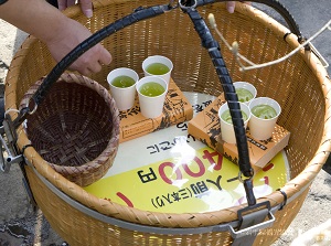Kakkou-dango and green tea