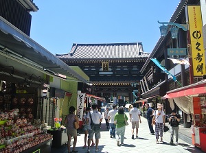 Nakamise and Main gate of Kawasaki Daishi