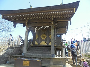 Tsukubasan shrine on the top of Nyotai-san