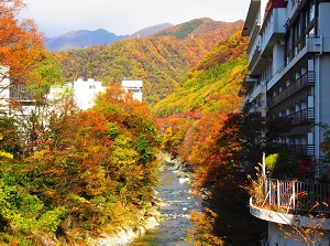 Minakami onsen in autumn