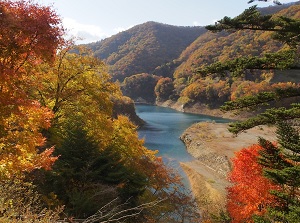 Lake Oku-Shima in autumn