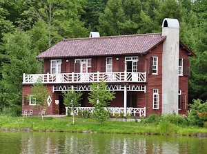 Suikyuso Villa in Karuizawa Taliesin