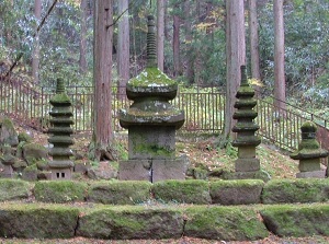 Stone pagodas in Jorakuji