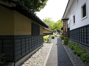 Takai Kozan Memorial Museum facing Kuri-no-Komichi