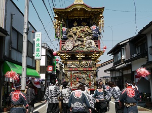 Etchu-Yatsuo Hikiyama Festival