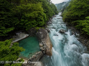 Open-air bath in Shin-Hotaka Onsen