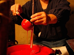 Making traditional candle