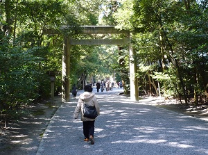 Approach to main shrine in Geku