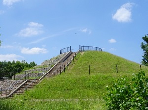 Observatory of resored kofun in Daisen Park