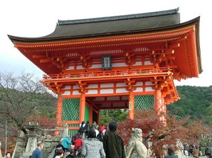 Niomon gate in Kiyomizu-dera