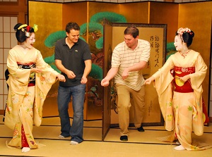 Playing with Maiko in Chaya