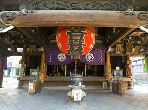 Main hall of Rokkakudo
