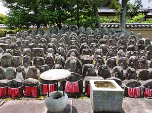 Jizou statues near Daitokuji