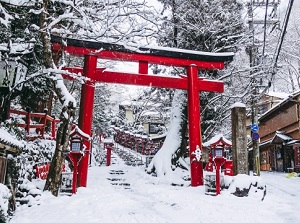 Entrance to Hongu of Kifune Shrine in winter
