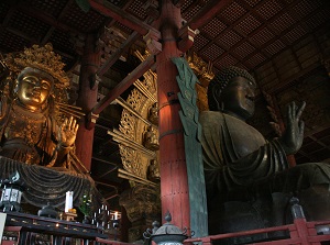 Daibutsu and the other statue in Todaiji