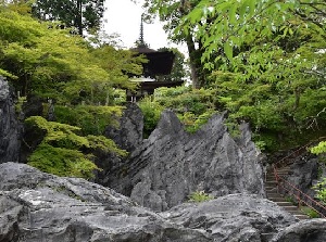 Rock bed of Ishiyamadera