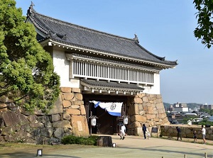 Main gate to the castle tower of Okayama Castle