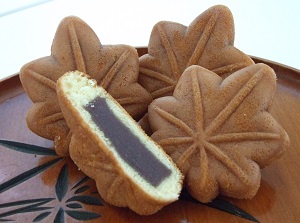 Momiji-manju