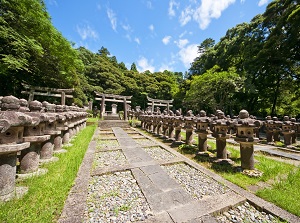 Stone lanterns in Tokoji