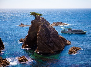 Sengan-Matsushima in Uradome Coast