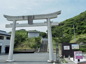 Entrance of Hakuto Shrine