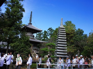 Pilgrims in Ryozenji