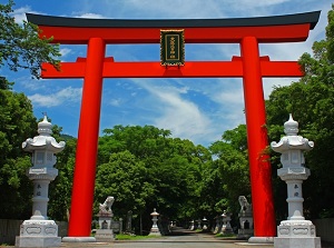 Torii gate to Oasahiko Shrine