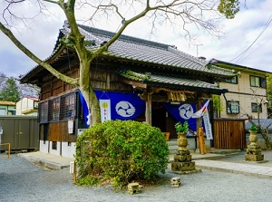 Main shrine of Sakamoto Hachimangu