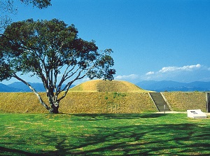 Oni-no-iwaya in Saitobaru Burial Mounds